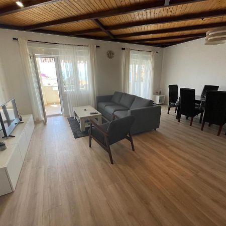 Apartment Ribicic โอมิช ภายนอก รูปภาพ