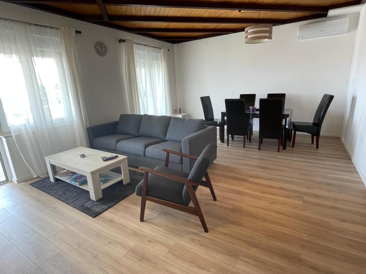 Apartment Ribicic โอมิช ภายนอก รูปภาพ